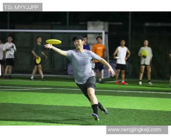 西安飞盘队意识争议引发热议球员与教练的观点碰撞与思考 西安飞盘队意识争议引发热议球员与教练的观点碰撞与思考