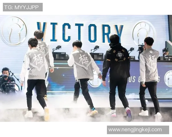 和平精英战术解析：深入探讨IG战队的包夹策略与执行技巧